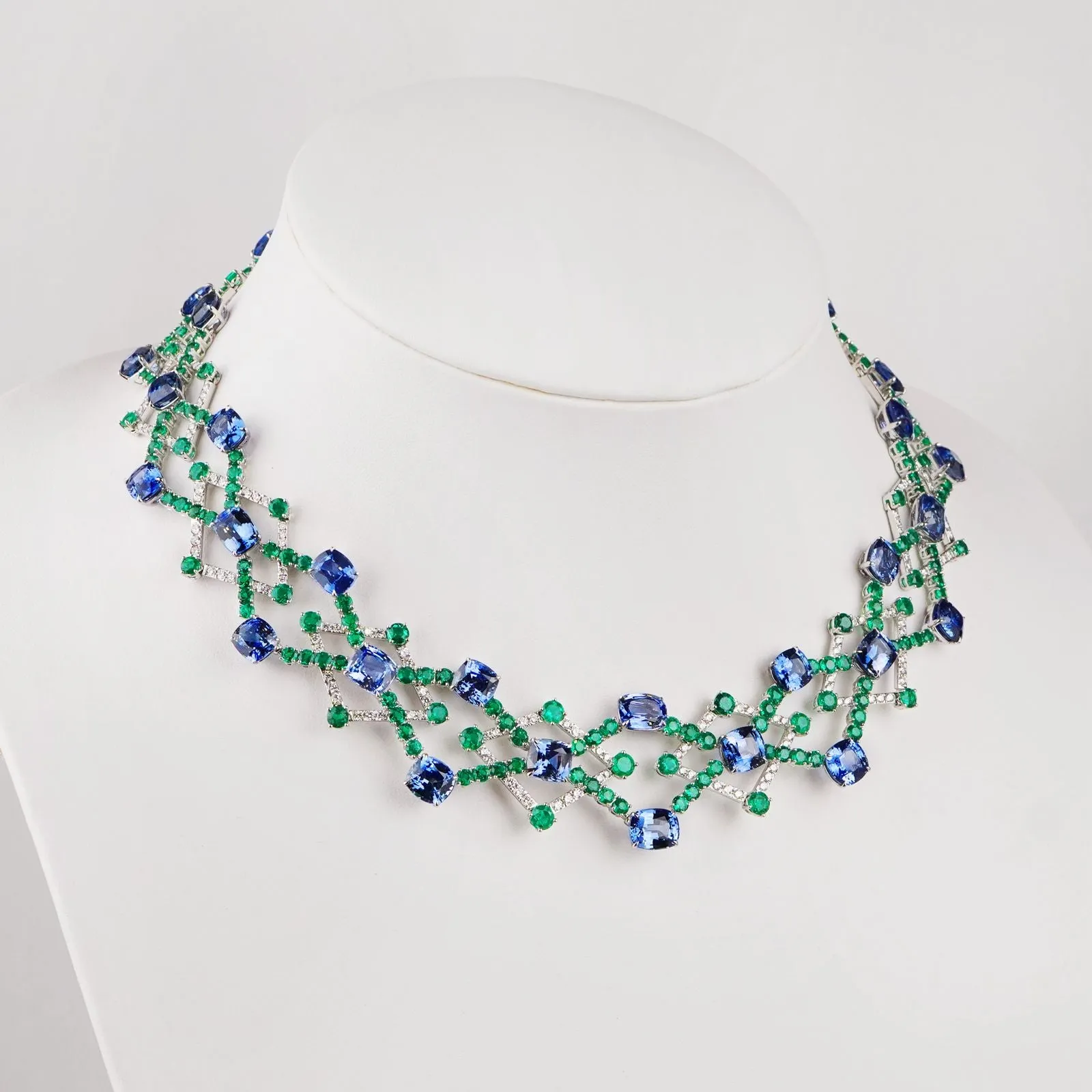 94.65 / 30.67 cts Blue Sapphire with Emerald Necklace (ENQUIRE)