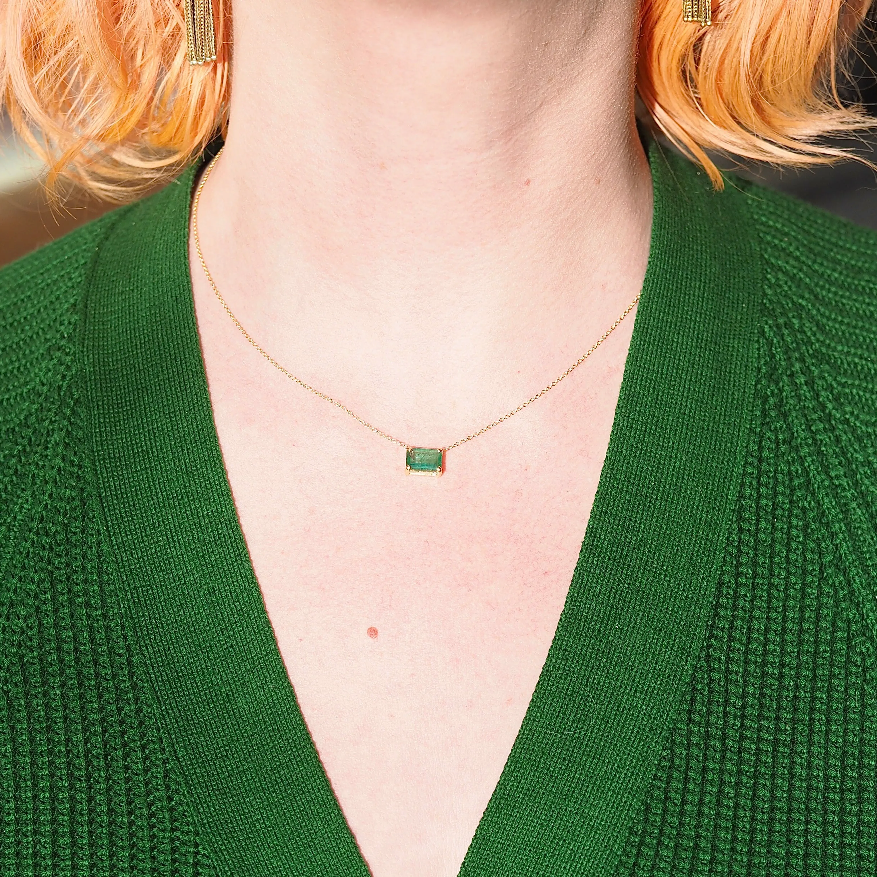 Vintage 18k Gold East West Emerald Necklace